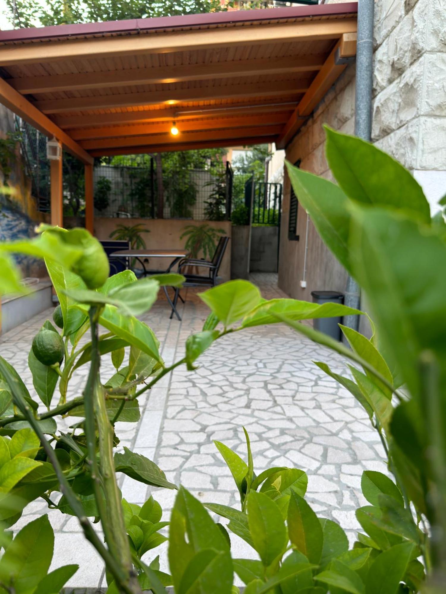 Valentinas Garden Split Exterior foto